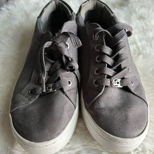 Liz Claiborne women’s sneaker shoes
